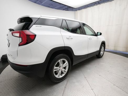 Used 2024 GMC Terrain SLE w/ LPO, Floor Liner Package AWD/4WD image 34