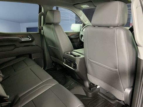 Used 2026 GMC Sierra 1500 SLT AWD/4WD image 11