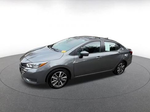 Used 2025 Nissan Versa SV image 8