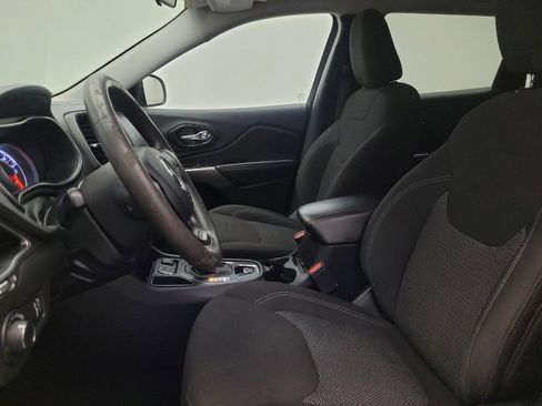 Used 2020 Jeep Cherokee Latitude FWD image 17