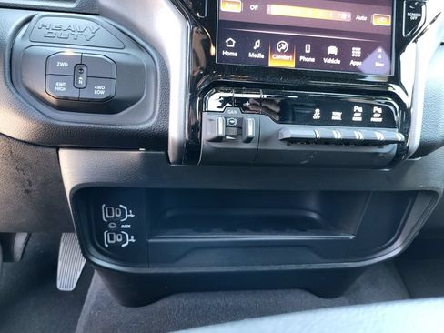 Used 2026 RAM 2500 Big Horn AWD/4WD image 21