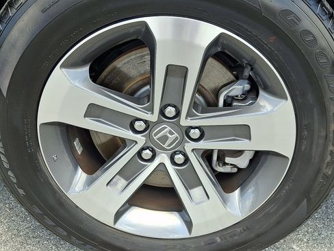 Used 2025 Honda Pilot EX-L image 8