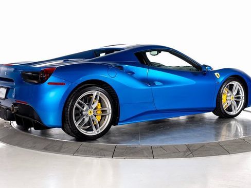 Used 2018 Ferrari 488 Spider image 2