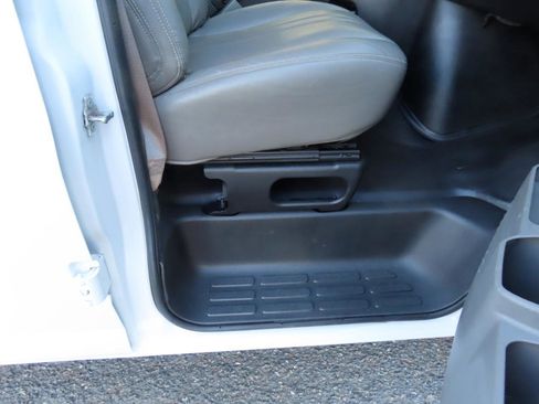 Used 2020 Chevrolet Express 2500 RWD image 18
