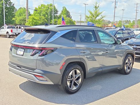 Used 2025 Hyundai Tucson SEL FWD image 3