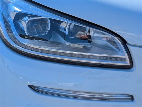 Used 2023 Lincoln Corsair Reserve image 15