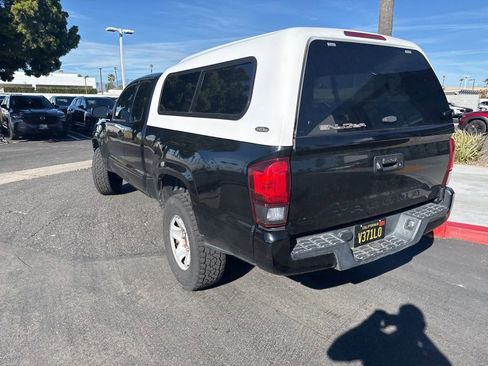 Used 2018 Toyota Tacoma SR w/ SR Convenience Package image 16