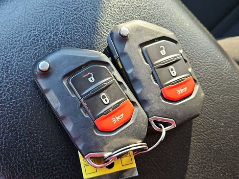 Used 2023 Jeep Wrangler Unlimited w/ 8.4" Radio Group image 34