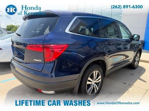 Used 2017 Honda Pilot EX image 2