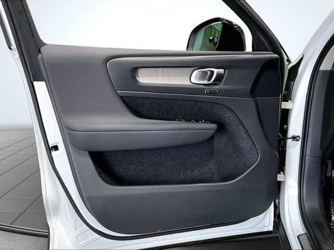 Certified 2023 Volvo XC40 B5 Plus w/ Protection Package Premier AWD/4WD image 26