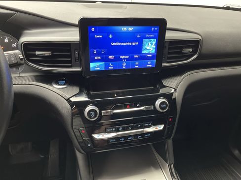 Certified 2023 Ford Explorer ST-Line w/ Class IV Trailer Tow Package image 20