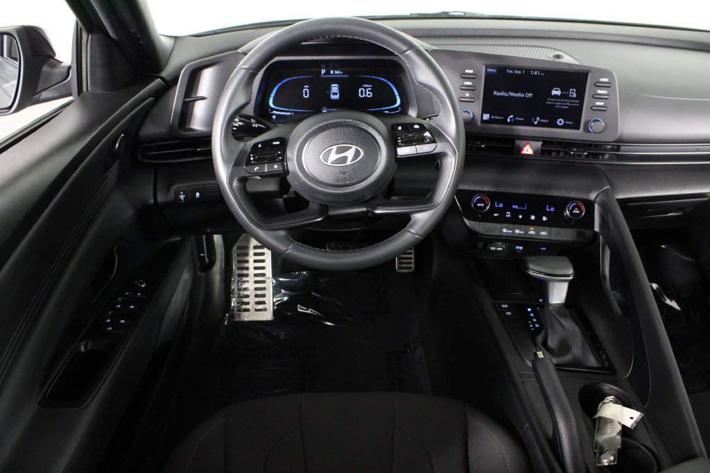 Certified 2026 Hyundai Elantra Sport FWD image 8
