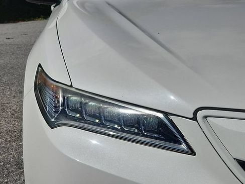 Used 2015 Acura TLX FWD image 9