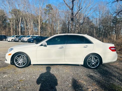 Used 2010 Mercedes-Benz E 350 Sedan image 3