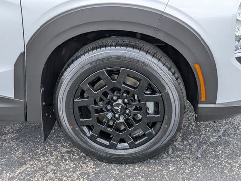 New 2026 Mitsubishi Outlander AWD image 10
