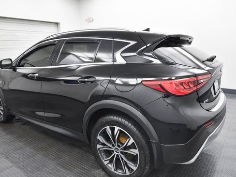 Used 2019 INFINITI QX30 Premium w/ Navigation Package image 5
