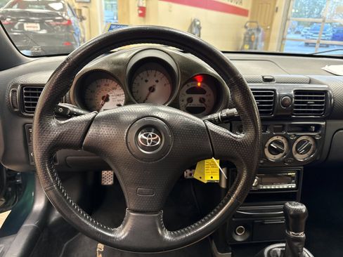 Used 2002 Toyota MR2 image 21