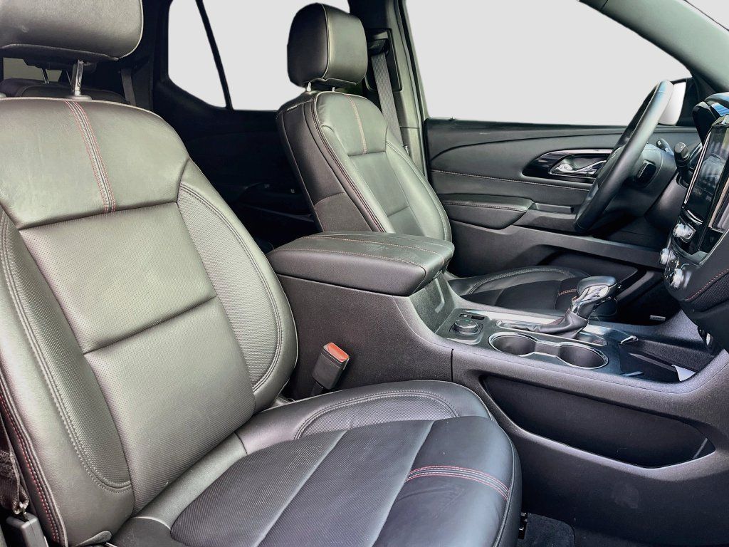 Used 2023 Chevrolet Traverse RS AWD/4WD image 32