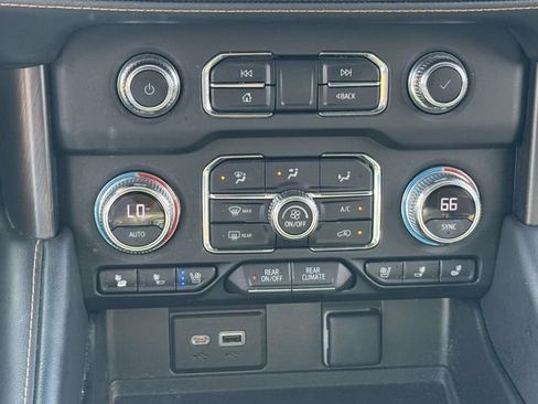Used 2022 GMC Yukon AT4 w/ Technology Package AWD/4WD image 26
