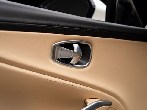 Used 2021 Aston Martin DBX AWD/4WD image 54