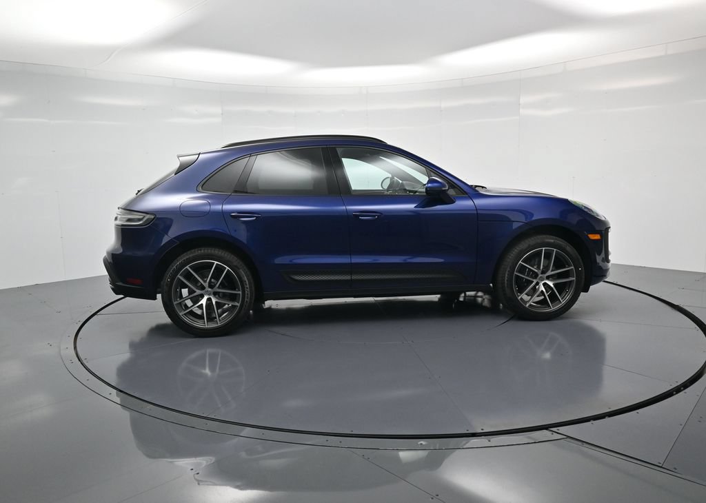 Certified 2026 Porsche Macan AWD/4WD image 31