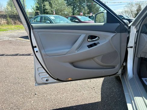 Used 2008 Toyota Camry Hybrid image 11