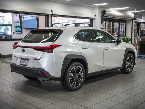 Certified 2025 Lexus UX 300h FWD w/ Accessory Package (Z2) image 6