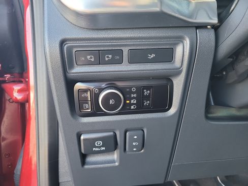 Used 2023 Ford F150 Lariat image 32