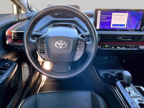 Used 2023 Toyota Prius Prime Premium FWD image 5