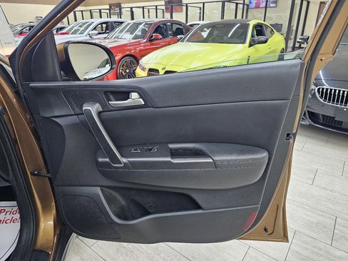Used 2017 Kia Sportage EX image 34