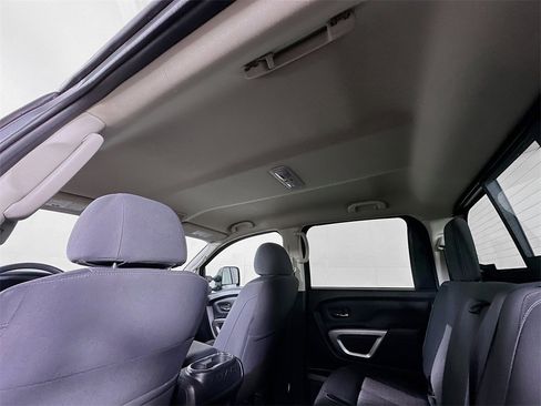 Used 2024 Nissan Titan SV w/ SV Convenience Package image 24