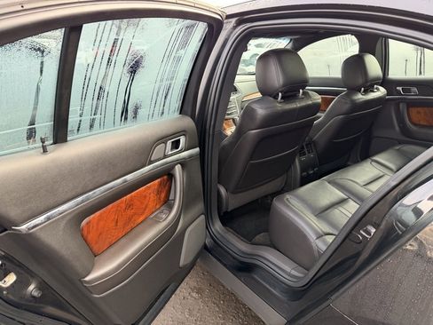 Used 2013 Lincoln MKS AWD image 31