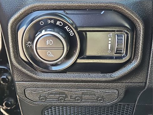 Used 2024 Jeep Gladiator Sport AWD/4WD image 19