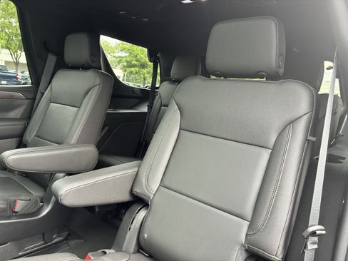 Used 2022 Chevrolet Tahoe LT w/ LT Signature Plus Package RWD image 13