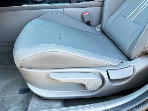 Used 2025 Hyundai Elantra Sport FWD image 18