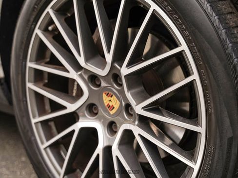 Used 2020 Porsche Cayenne AWD/4WD image 58