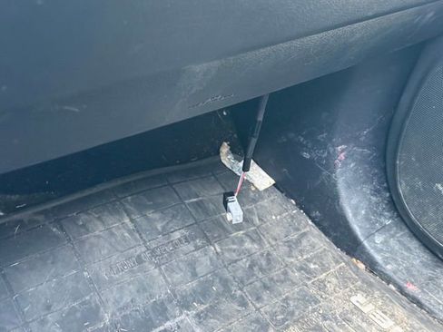 Used 2016 Toyota 4Runner Limited w/ Four Season Floor Mat Package image 13