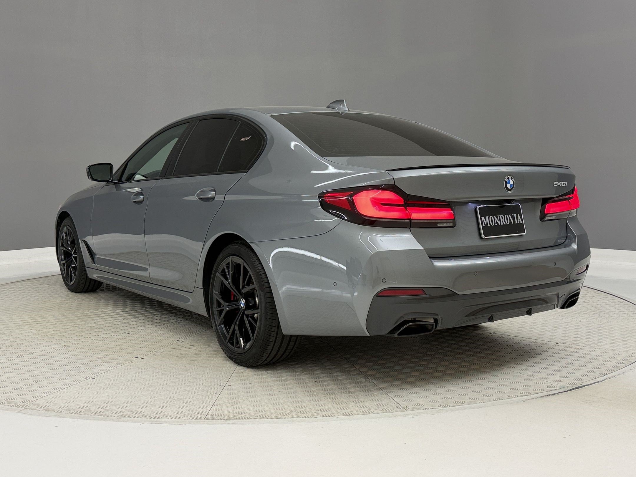 Certified 2023 BMW 540i w/ M Sport Package RWD image 3