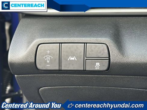 Used 2023 Hyundai Elantra SEL w/ Convenience Package FWD image 16