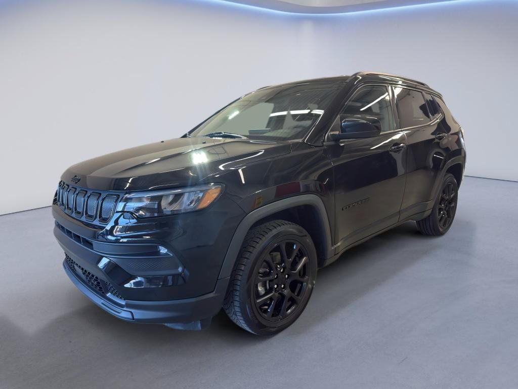 Used 2022 Jeep Compass Latitude AWD/4WD image 3