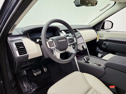 New 2026 Land Rover Discovery Dynamic SE AWD/4WD image 16