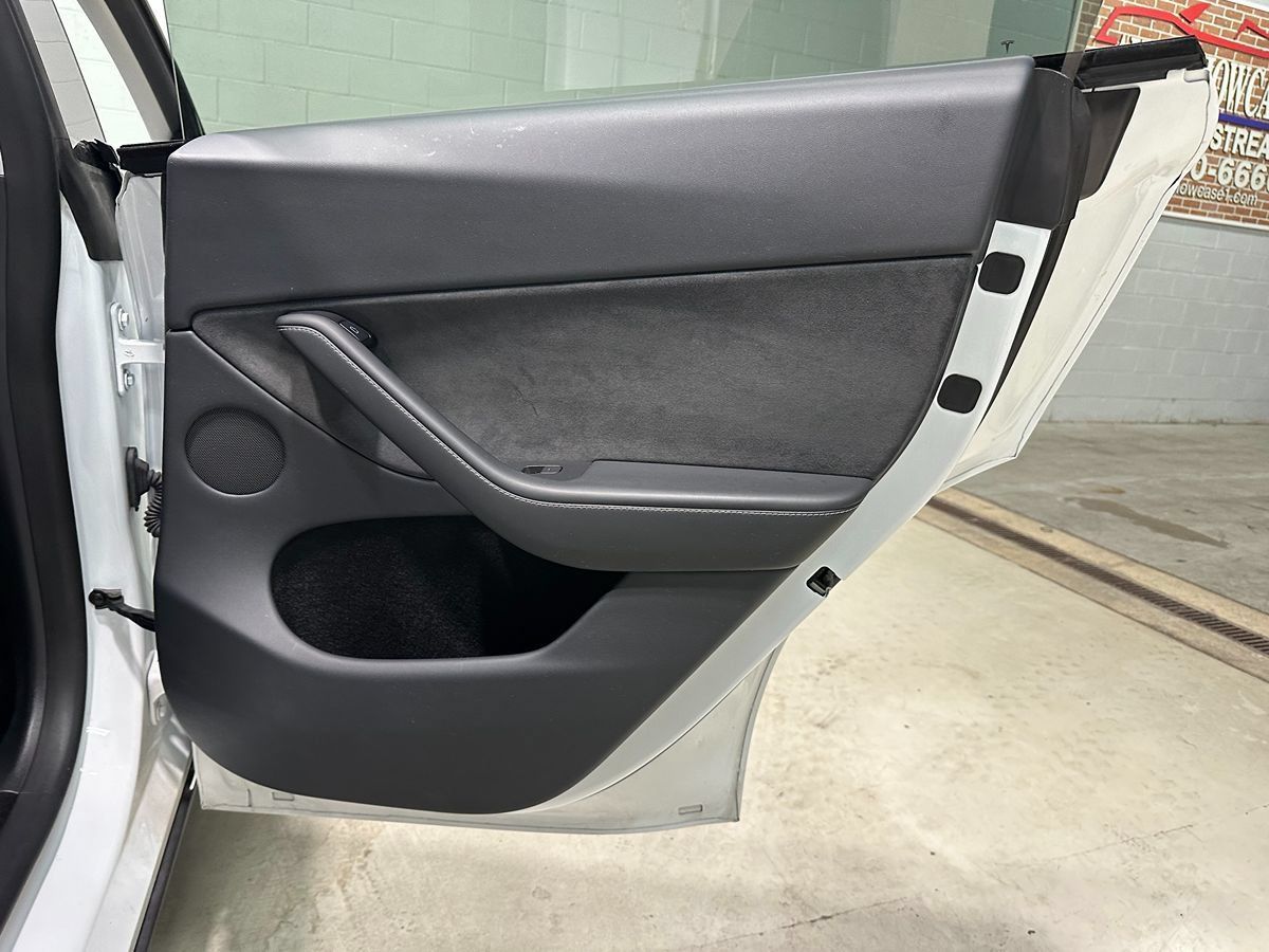Used 2023 Tesla Model Y AWD image 14