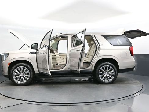 Used 2021 GMC Yukon Denali w/ LPO, Illumination Package image 44