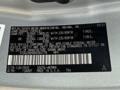 Used 2022 Toyota Highlander XLE AWD/4WD image 27