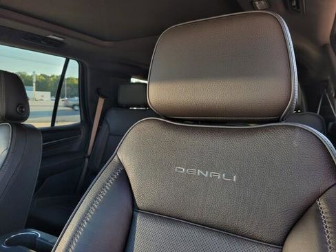 Used 2022 GMC Yukon Denali image 32