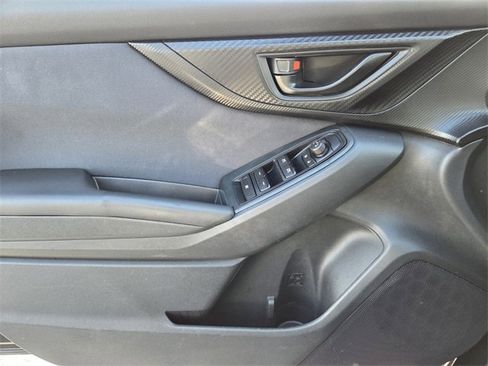 Used 2018 Subaru Crosstrek 2.0i Premium image 16