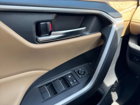 Certified 2019 Toyota RAV4 XLE Premium w/ All Weather Liner Package AWD/4WD image 11