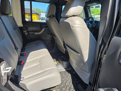 Used 2016 Jeep Wrangler Unlimited Sport AWD/4WD image 13