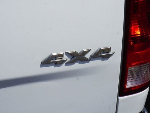 Used 2022 RAM 1500 Classic SLT w/ Electronics Group AWD/4WD image 8