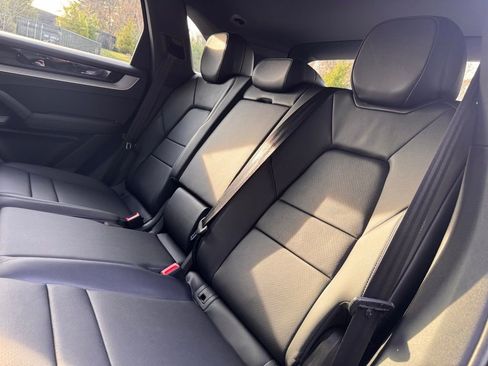 Certified 2025 Porsche Cayenne image 24